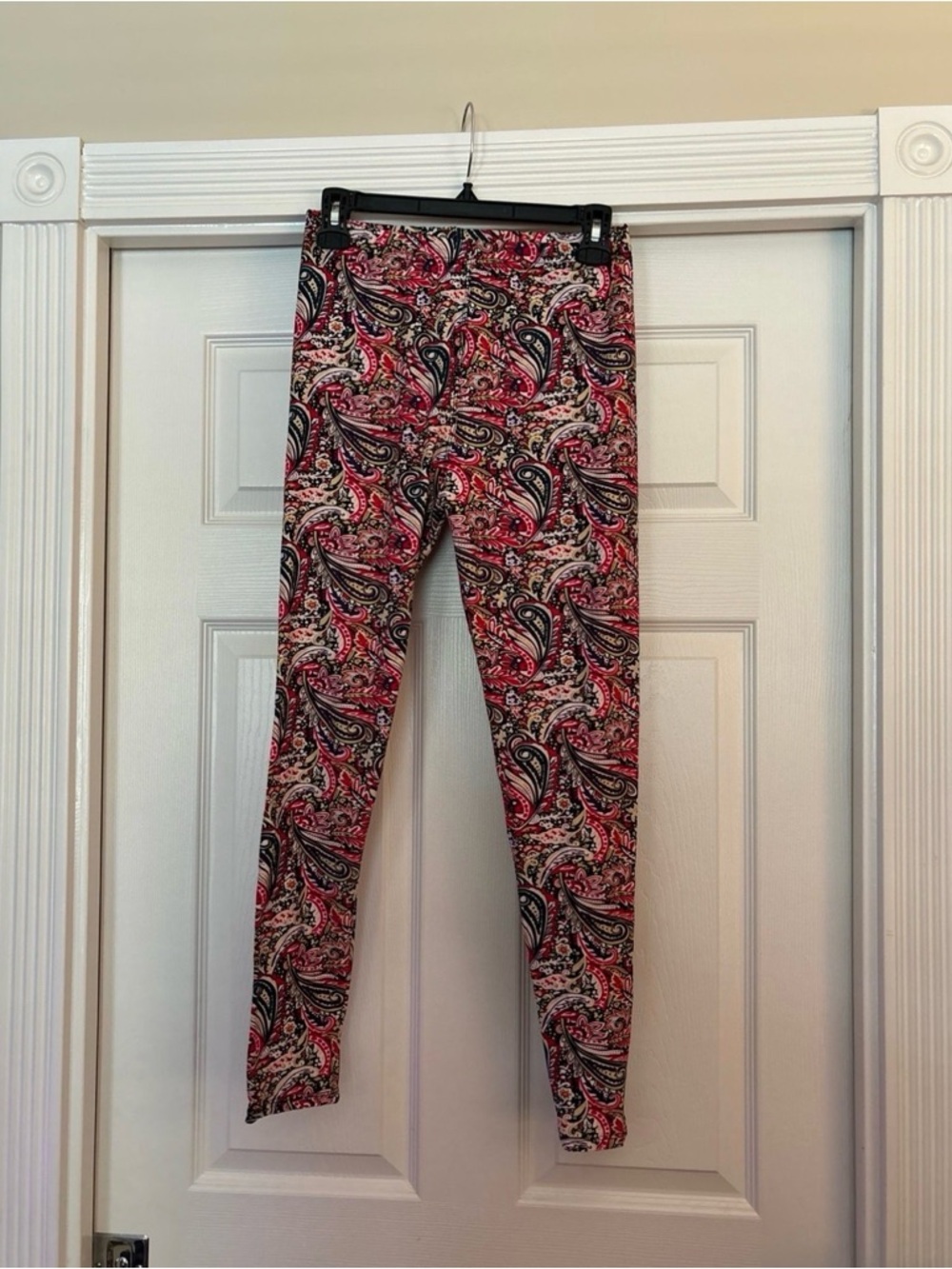 WinWin Paisley Print Jeggings in Pink and Black